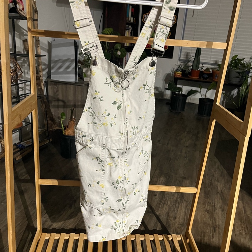 Forever 21 White Floral Buckle Strap Dress